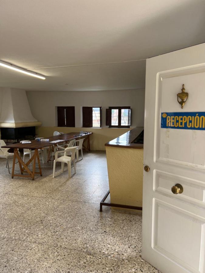 Albergue Municipal Hostel San Martin del Camino Luaran gambar