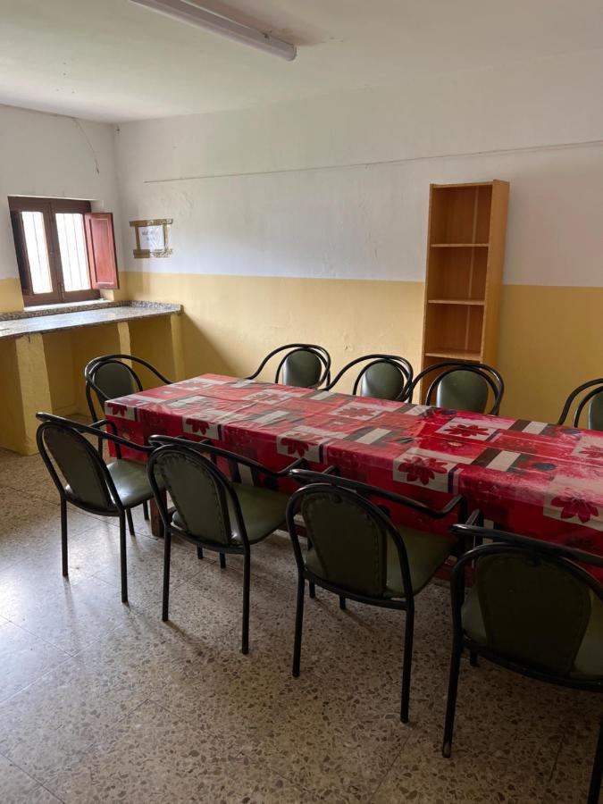 Albergue Municipal Hostel San Martin del Camino Luaran gambar
