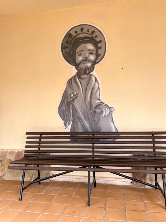 Albergue Municipal Hostel San Martin del Camino Luaran gambar