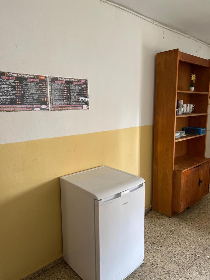 Albergue Municipal Hostel San Martin del Camino Luaran gambar