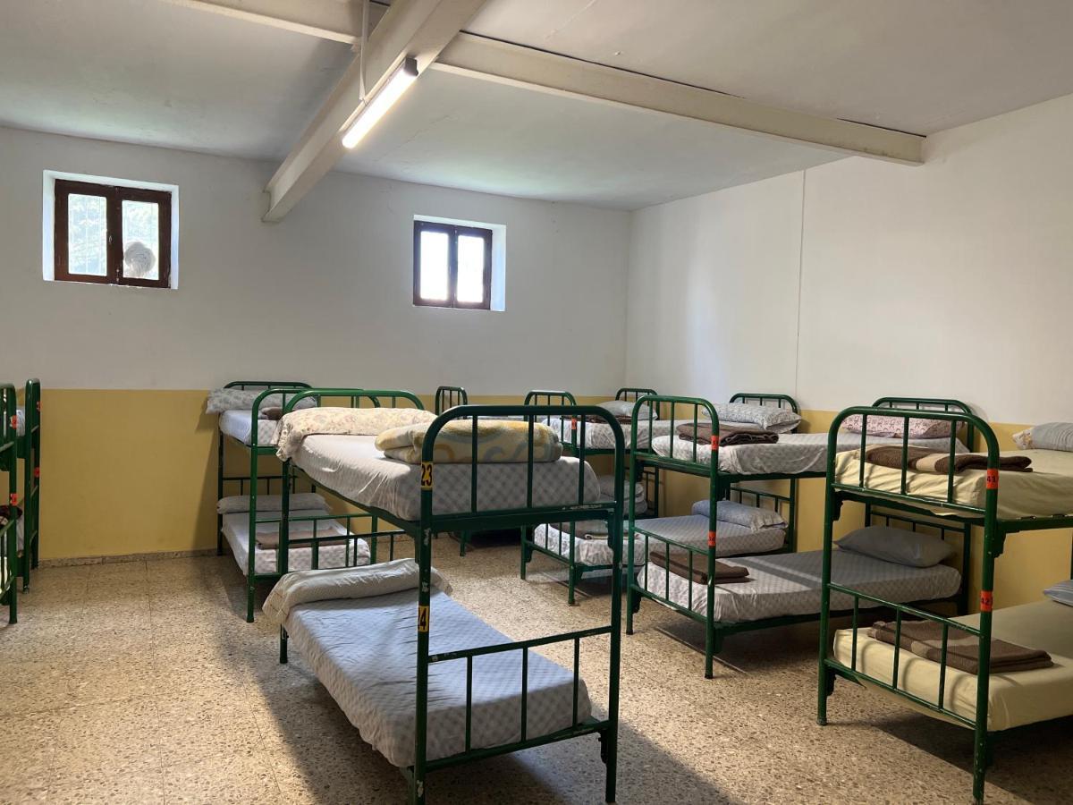 Albergue Municipal Hostel San Martin del Camino Luaran gambar